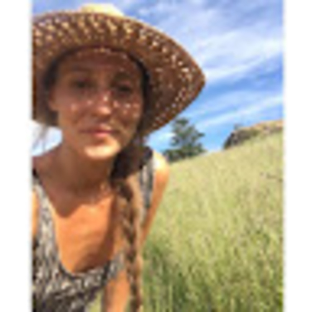 Meet your Posher, Laila